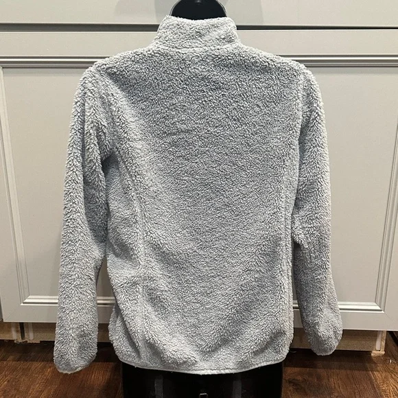 Magellan Outdoors Junior Girls Soft Fuzzy Gray Jacket - Picture 5 of 11